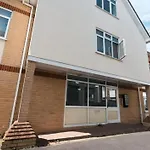 2 Bedroom, Parking, Hounslow St